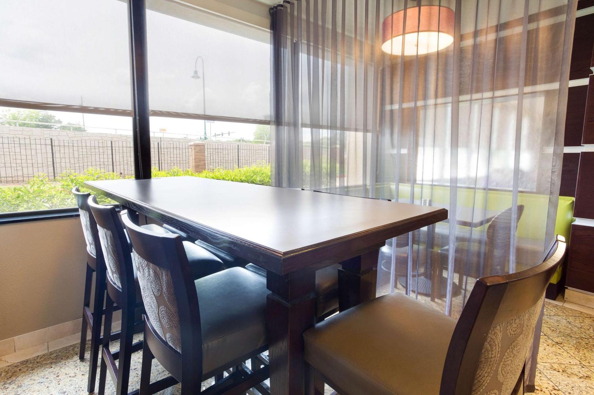 Drury Inn & Suites Atlanta 모로우 외부 사진