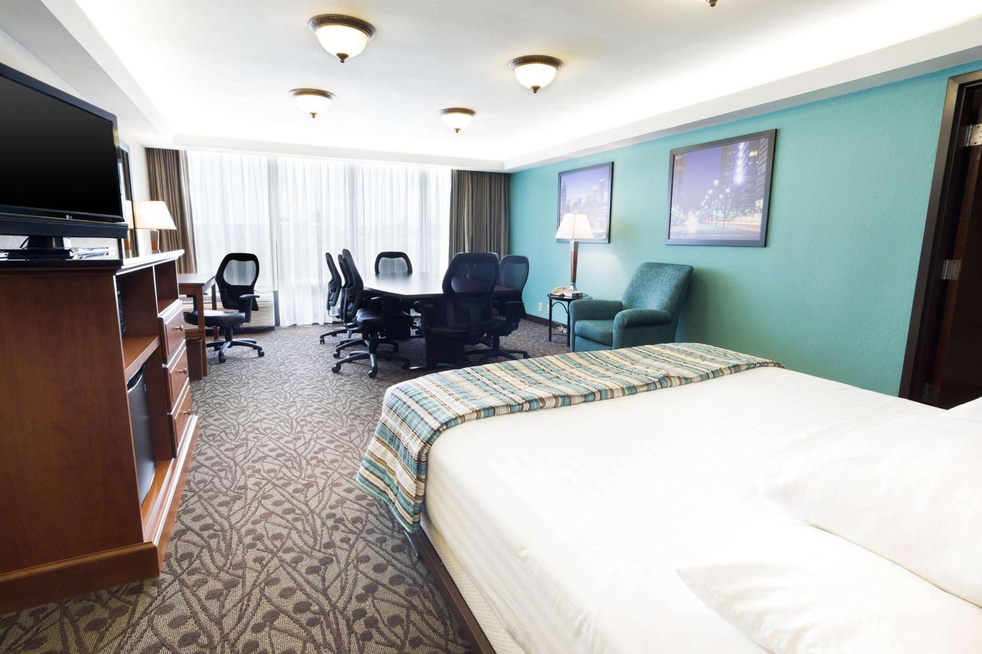 Drury Inn & Suites Atlanta 모로우 외부 사진