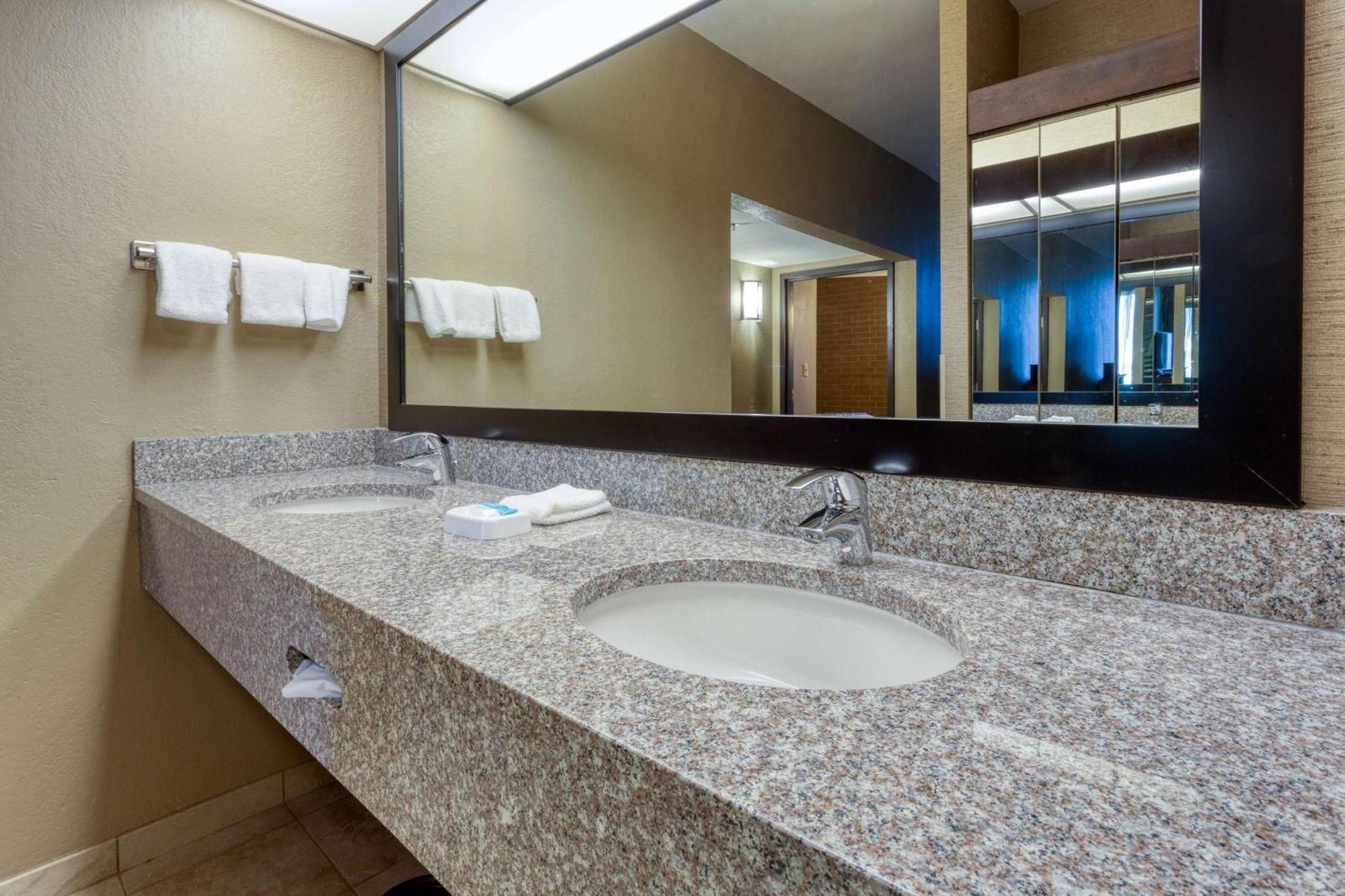 Drury Inn & Suites Atlanta 모로우 외부 사진